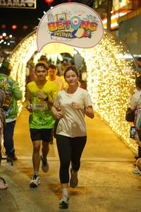 BIB: 50041
                            <button type="button" onclick="openModal(21831569)" class="btn btn-primary btn-sm float-right btn-popup" data-toggle="modal" data-target=".modal-high-quality">
                        <i class="fas fa-shopping-cart"></i> Add to Cart
                    </button>
                                            <button type="button" onclick="isThisMe(21831569, true)" class="btn btn-success btn-sm float-right btn-popup btn-isme hidden" data-toggle="tooltip" data-placement="bottom" title="นี่คือรูปของคุณใช่ไหม คลิกที่นี่เพื่อเอาเข้าอัลบั้ม">
                        <i class="fas fa-plus"></i> Add to album
                    </button>
                    <button type="button" onclick="isThisMe(21831569, false)" class="btn btn-warning btn-sm float-right btn-popup btn-isnotme hidden">
                        <i class="fas fa-ban"></i> Remove from album
                    </button>